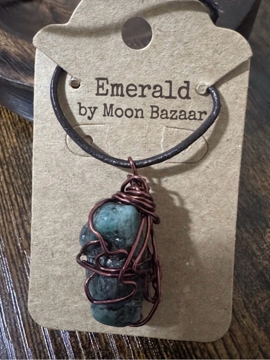 Artisan Jewelry - Raw Emerald Heart Healing & Abundance Pendant  Crystal for Love, Prosperity